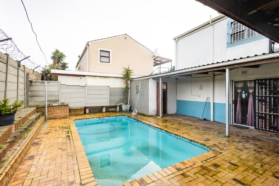 4 Bedroom Property for Sale in Northpine Western Cape